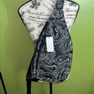 🆕 Vera Bradley Black and White Stellar Paisley Sling Backpack Bag